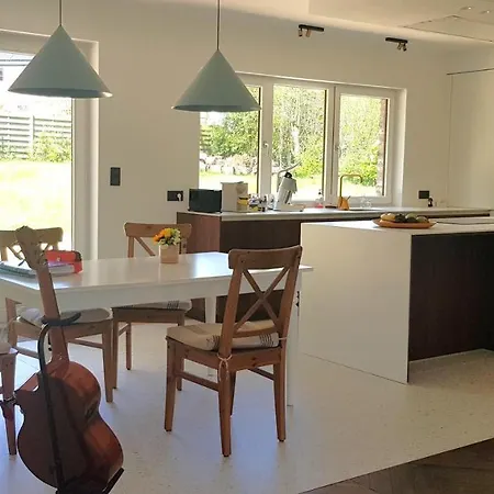 Tres Belle 4 Facades Dans Quartier Et Arbore - 5 Kms De Namen