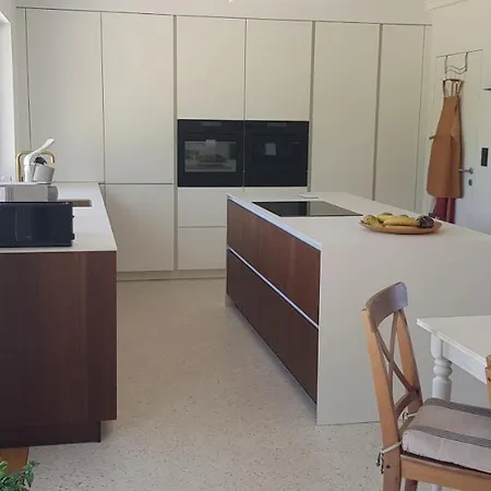 Villa Tres Belle 4 Facades Dans Quartier Et Arbore - 5 Kms De *