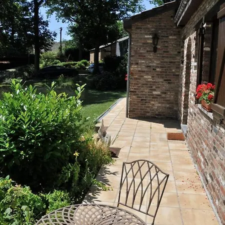 Villa Tres Belle 4 Facades Dans Quartier Et Arbore - 5 Kms De *