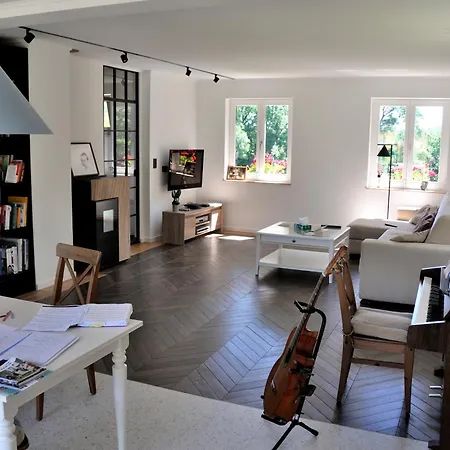 Tres Belle 4 Facades Dans Quartier Et Arbore - 5 Kms De فيلة