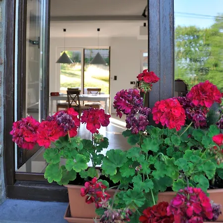 Tres Belle 4 Facades Dans Quartier Et Arbore - 5 Kms De