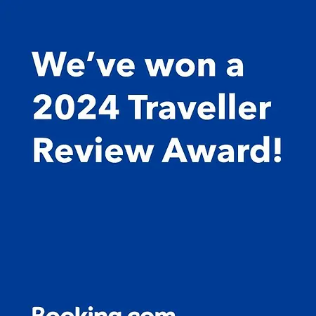 Tres Belle 4 Facades Dans Quartier Et Arbore - 5 Kms De