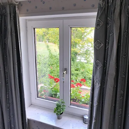 Tres Belle 4 Facades Dans Quartier Et Arbore - 5 Kms De *