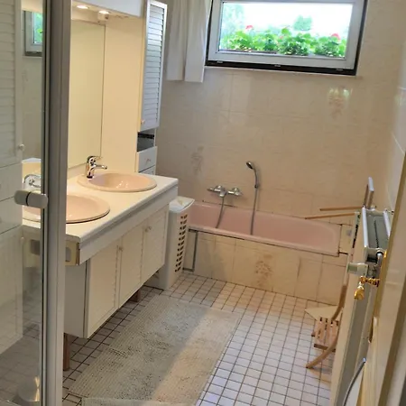 Tres Belle 4 Facades Dans Quartier Et Arbore - 5 Kms De